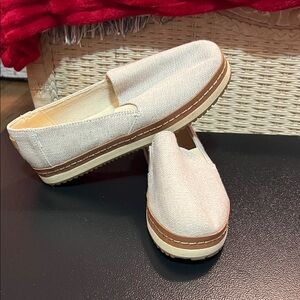 Toms Women's Beige Slip-On Loafers